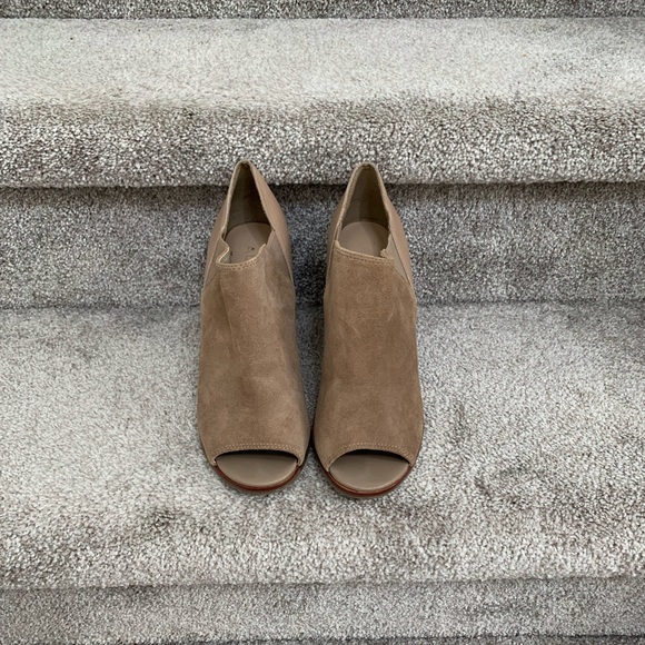 Size 9 Aldo chunky heel, open toed shoes - Picture 4 of 6